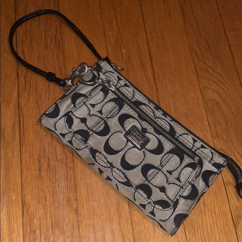 Coach wristlet wallet